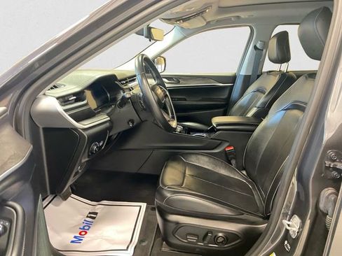 Used 2022 Jeep Grand Cherokee L Limited w/ Luxury Tech Group II image 10