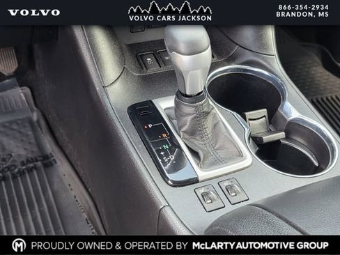 Used 2019 Toyota Highlander XLE FWD image 24