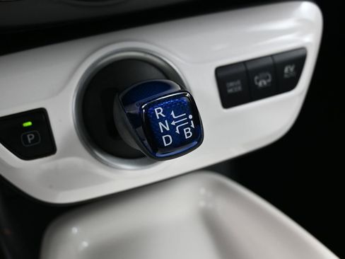 Used 2018 Toyota Prius Prime Plus FWD image 25