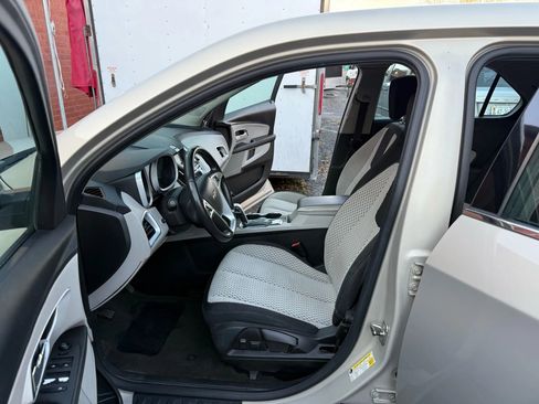 Used 2011 Chevrolet Equinox LS w/ Bluetooth Package image 2