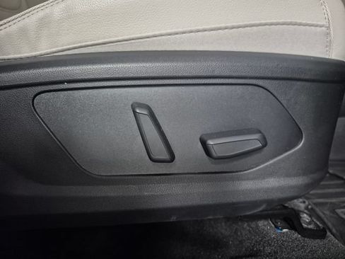 Used 2022 Hyundai Tucson Limited AWD/4WD image 35