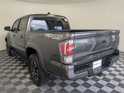 Used 2020 Toyota Tacoma TRD Sport AWD/4WD image 9