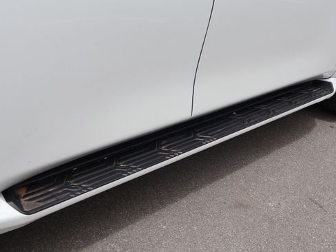 Used 2019 INFINITI QX80 Luxe w/ Proactive Package AWD/4WD image 8