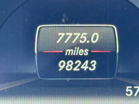 Used 2013 Mercedes-Benz E 350 4MATIC Sedan image 16