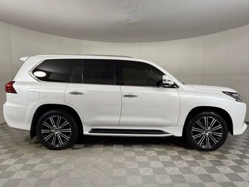 Used 2018 Lexus LX 570 4WD image 4