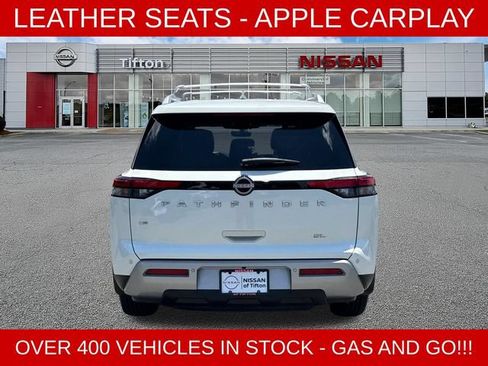 Used 2023 Nissan Pathfinder SL FWD image 6