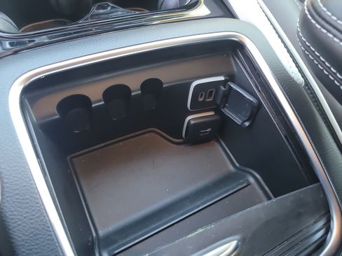 Used 2022 Chrysler Pacifica Limited FWD image 24