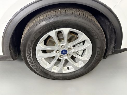 Used 2022 Ford Escape SE image 32