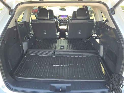 Used 2023 Toyota Highlander Limited AWD/4WD image 18