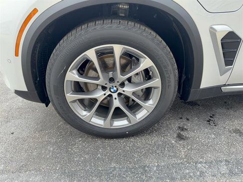 New 2026 BMW X5 xDrive50e image 27