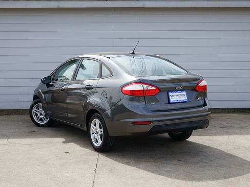 Used 2017 Ford Fiesta SE image 38