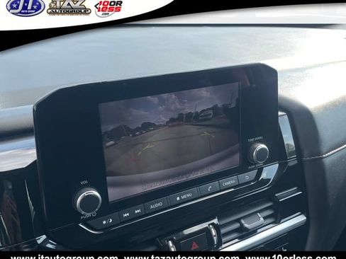 Used 2025 Nissan Pathfinder SV AWD/4WD image 24