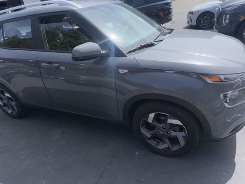 Used 2021 Hyundai Venue SEL w/ Cargo Package FWD image 1
