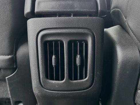 Used 2018 Jeep Compass Limited image 17