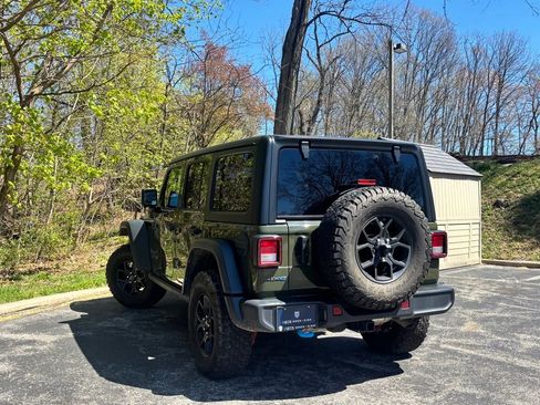 Used 2024 Jeep Wrangler Unlimited image 5