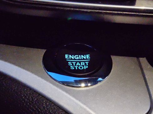 Used 2022 Ford Explorer XLT w/ Equipment Group 202A image 23