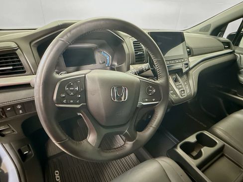 Used 2024 Honda Odyssey Sport image 11