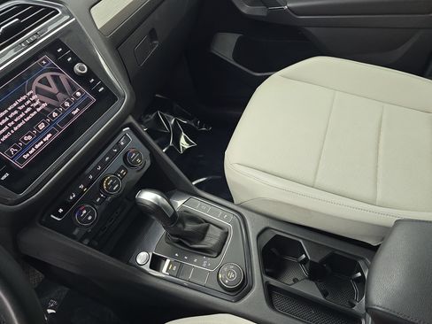 Used 2020 Volkswagen Tiguan SEL w/ 3rd Row Seat Package image 24