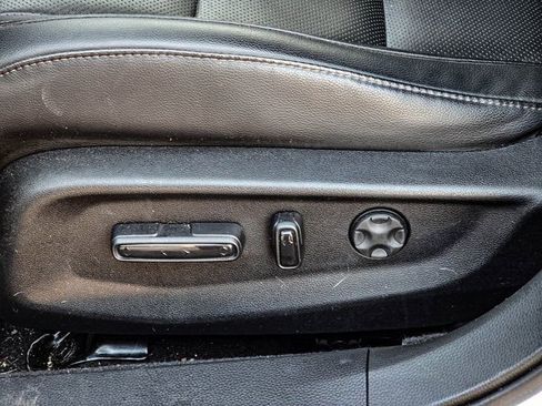 Used 2018 Honda Accord Touring image 11