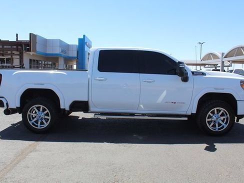 Used 2021 GMC Sierra 2500 AT4 AWD/4WD image 2