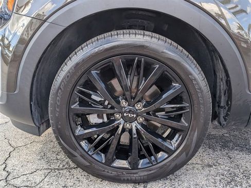 Used 2022 Kia Telluride SX w/ Towing Package image 17