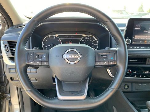 Used 2025 Nissan Rogue SV AWD/4WD image 11