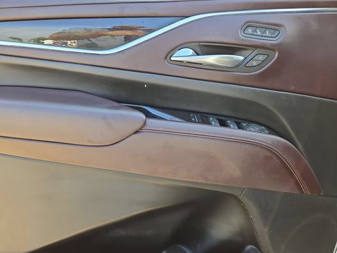 Used 2021 Cadillac Escalade Sport Platinum w/ Heavy-Duty Trailer Package AWD/4WD image 15