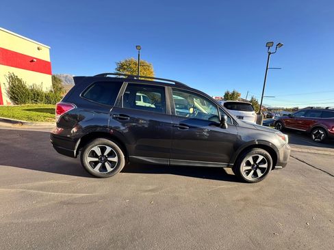 Used 2018 Subaru Forester 2.5i Premium image 3
