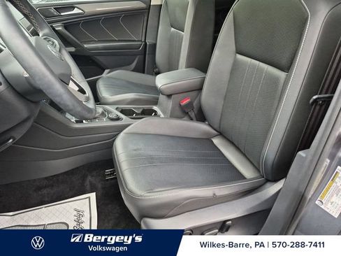 Certified 2024 Volkswagen Tiguan SE AWD/4WD image 12