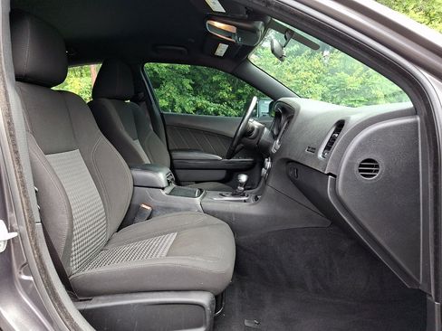 Used 2022 Dodge Charger SXT w/ Blacktop Package RWD image 12
