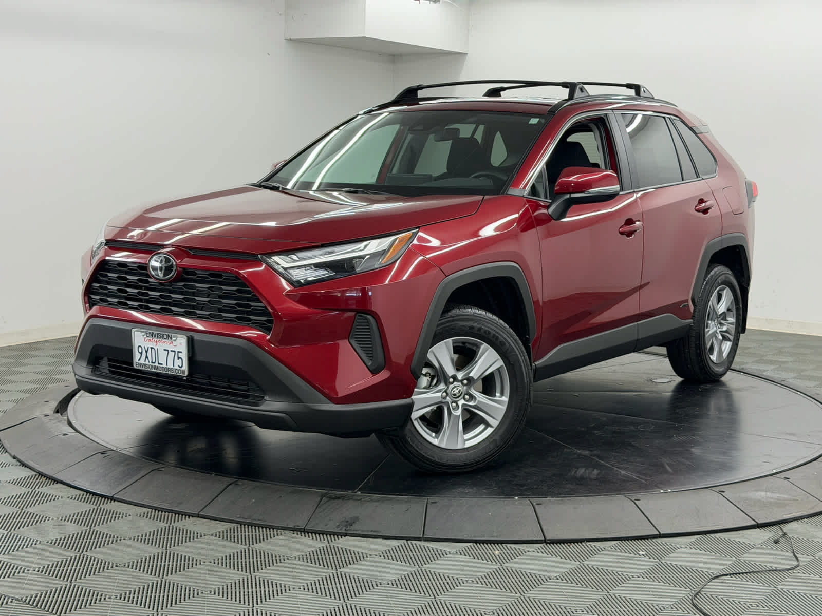 Used 2025 Toyota RAV4 LE AWD/4WD image 2