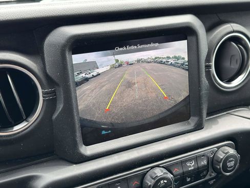 Used 2023 Jeep Wrangler Unlimited Sahara w/ Cold Weather Group image 29