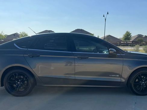 Used 2018 Ford Fusion SE image 10