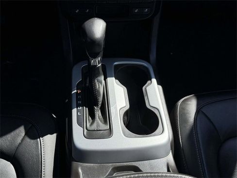 Used 2022 Chevrolet Colorado ZR2 image 16