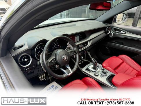Used 2024 Alfa Romeo Stelvio Veloce AWD/4WD image 15