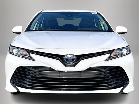Used 2020 Toyota Camry LE image 3