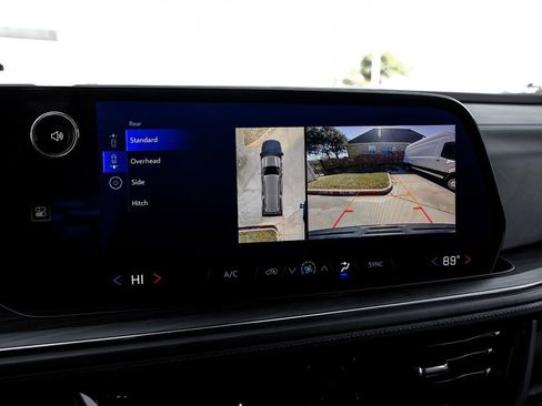 Used 2025 Chevrolet Suburban LS image 19