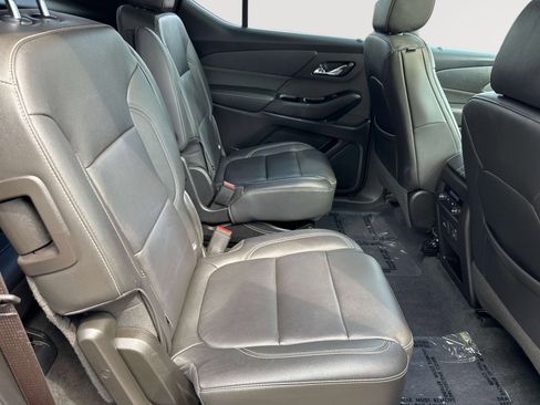 Used 2023 Chevrolet Traverse LT w/ LT Premium Package AWD/4WD image 31