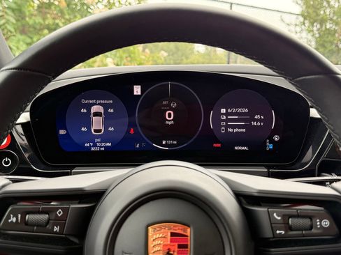 Used 2025 Porsche Macan 4S Electric AWD/4WD image 16