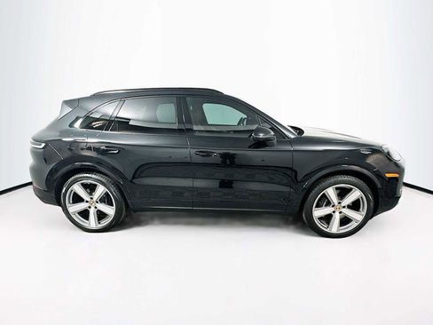 Certified 2025 Porsche Cayenne image 8