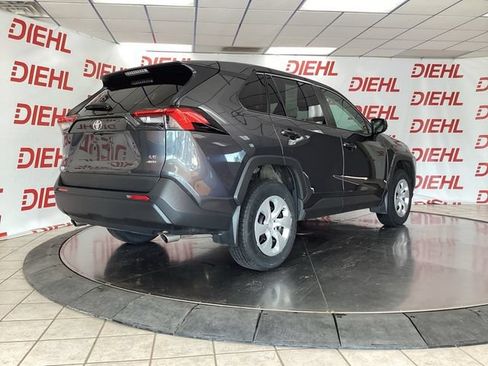 Used 2024 Toyota RAV4 LE AWD/4WD image 7