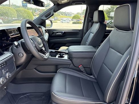 New 2025 Chevrolet Suburban Premier image 10