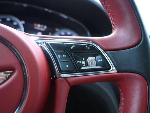 Used 2020 Bentley Bentayga AWD/4WD image 34