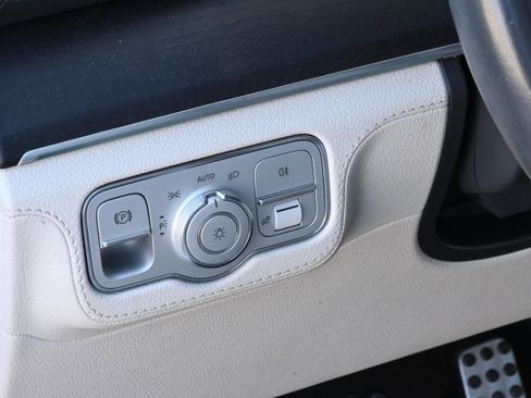 Used 2020 Mercedes-Benz GLS 580 4MATIC image 22