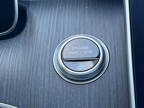Used 2022 Mercedes-Benz C 300 Sedan image 16