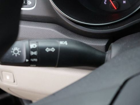 Used 2015 Kia Sedona LX w/ LX Convenience Package FWD image 26