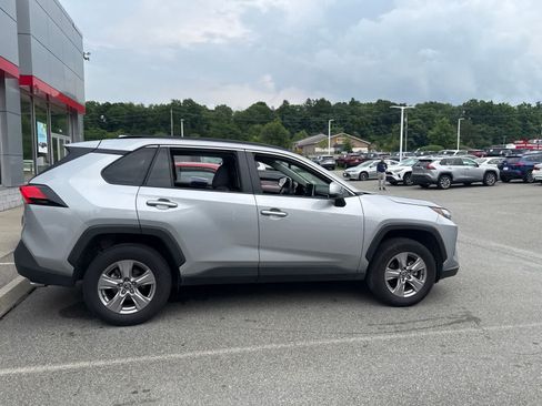 Used 2025 Toyota RAV4 XLE AWD/4WD image 6