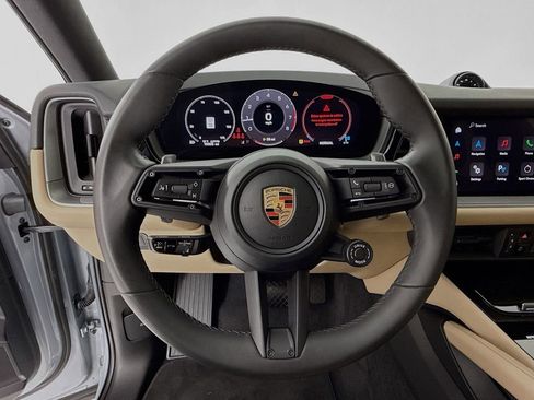 Certified 2025 Porsche Cayenne image 16