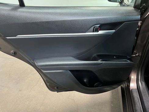Used 2018 Toyota Camry LE FWD image 16