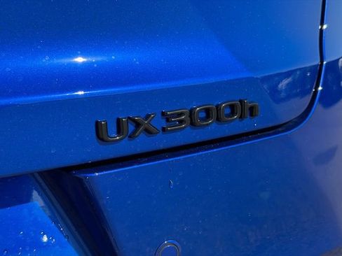 New 2025 Lexus UX 300h FWD image 11